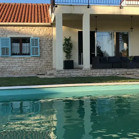Pistan Villa *