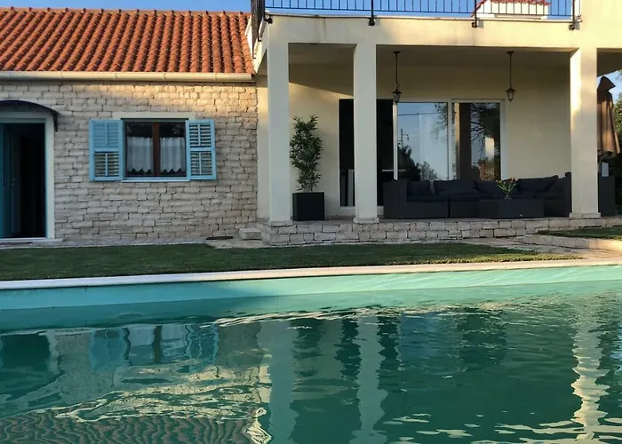 Pistan Villa *