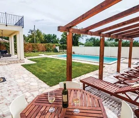 Pistan Villa Murvica (Policnik)