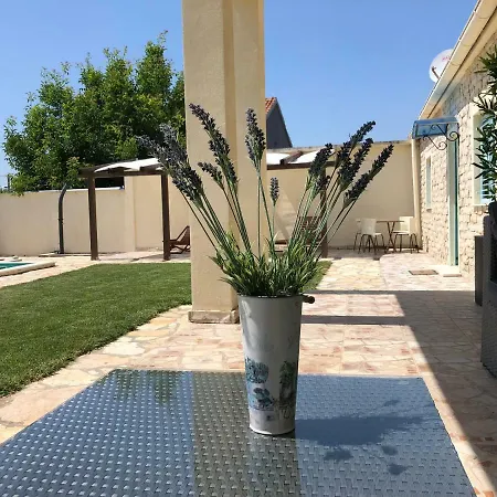 Pistan Villa *