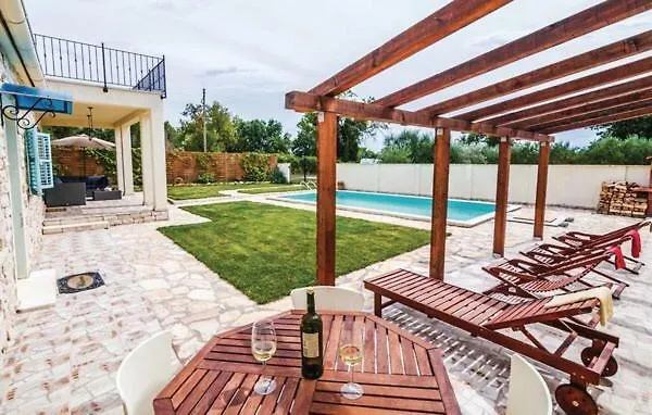 Pistan Villa Murvica (Policnik)